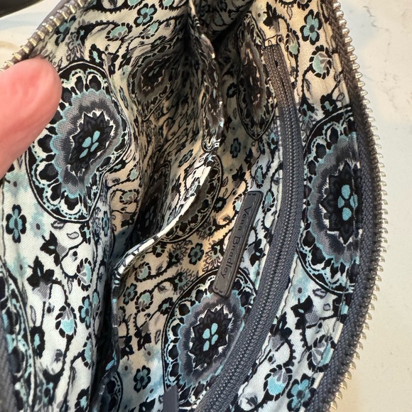 Vera Bradley small gray leather crossbody - Picture 7 of 7